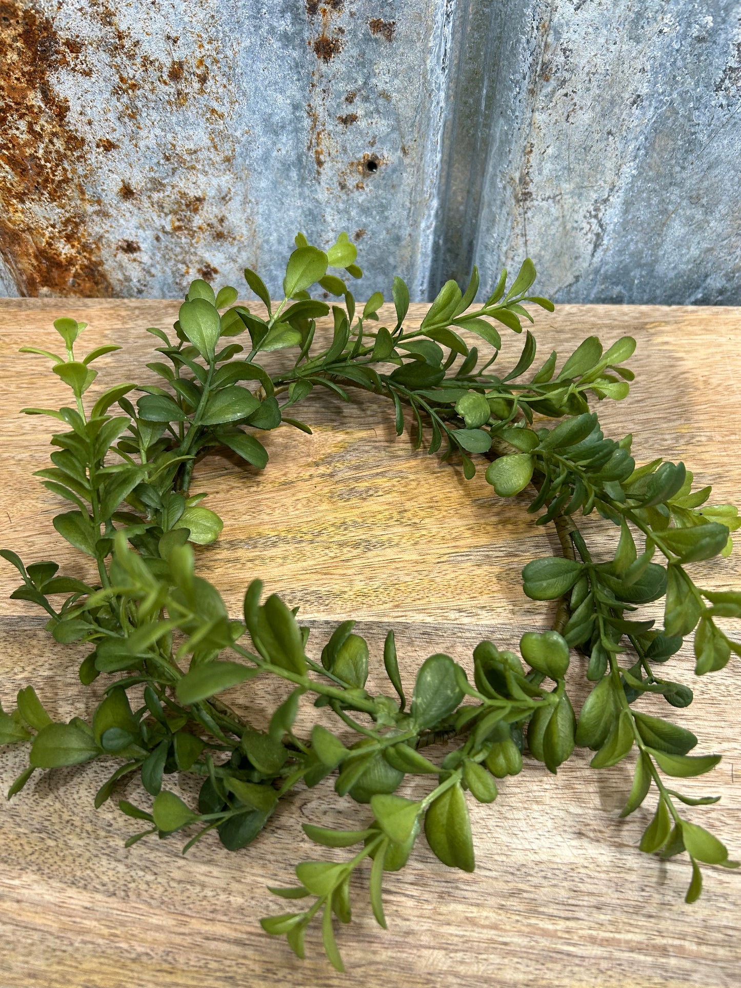 Light Green Boxwood Candle Ring